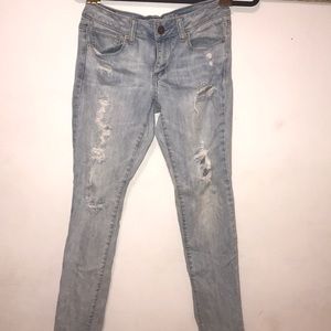 Light wash skinny jeans